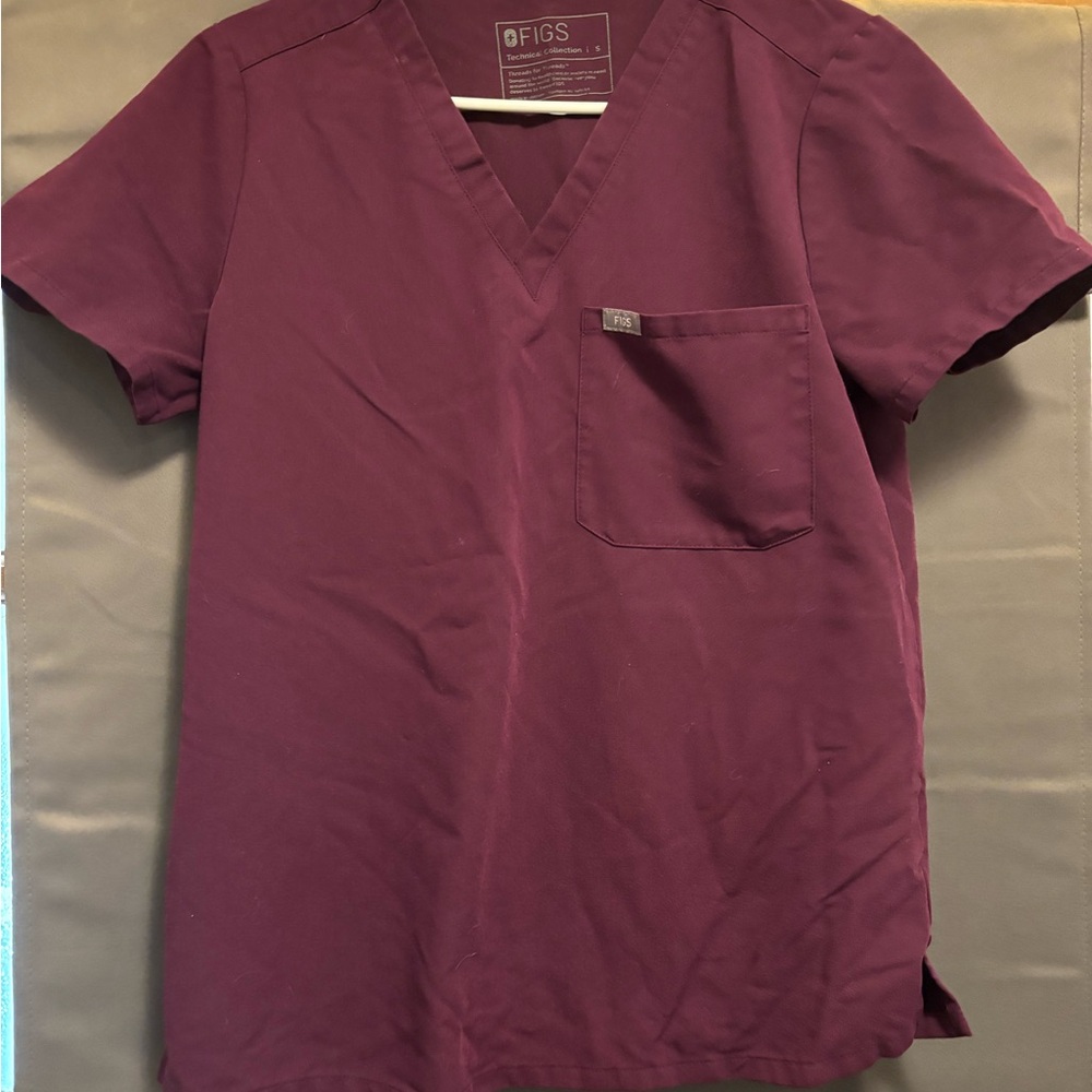 Figs Women’s Catarina Scrub Top in Deep Purple SMALL